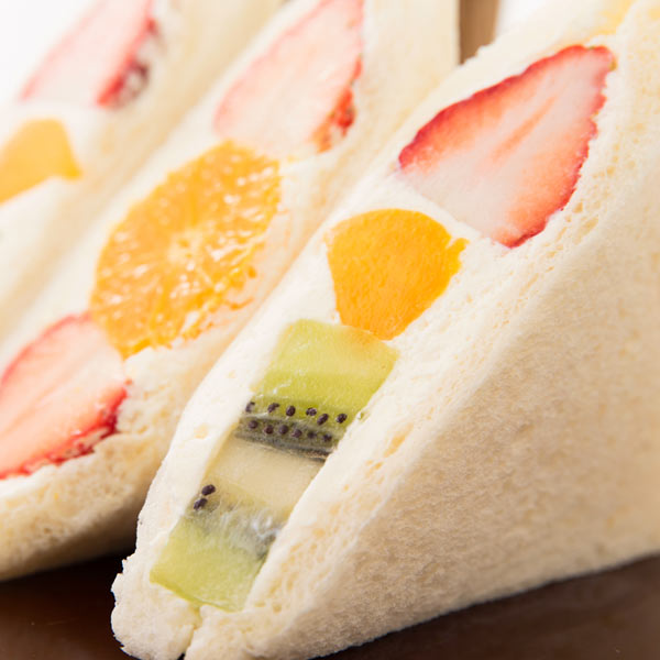 A delicious Japanese 'furutsu sando'