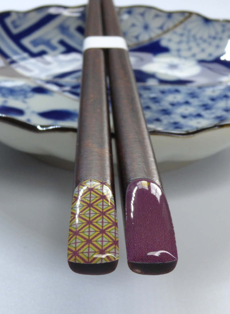 Chopsticks with geometric retro design