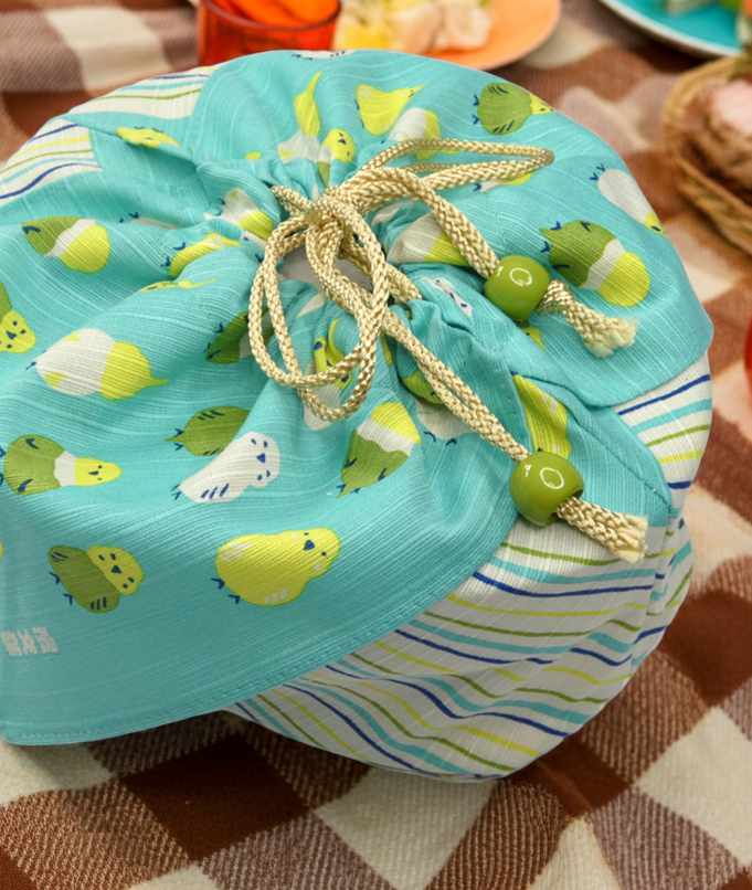 Bento bag with budgie characters