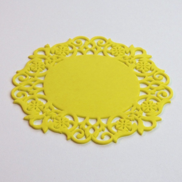 Silicone lace coaster - yellow