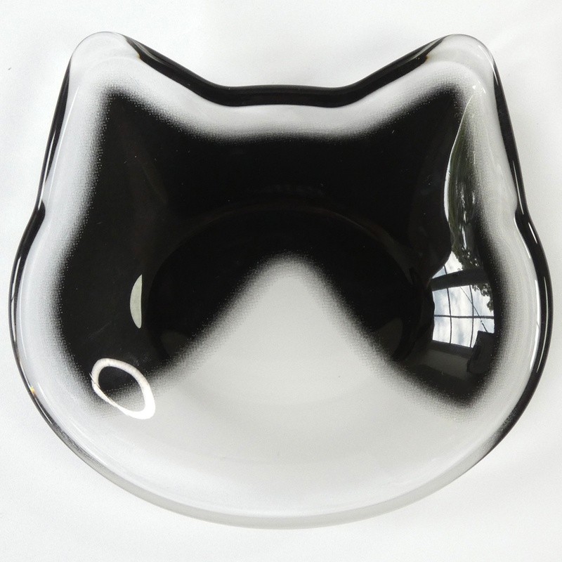 Black and white cat mini glass plate